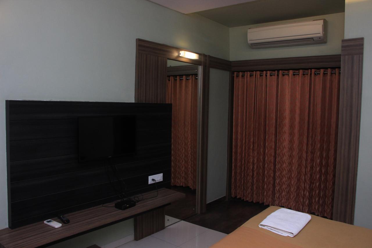 Hotel Sham Suman, Kolhapur- Opposite To Mahalaxmi Temple Buitenkant foto